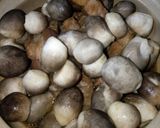 Hình bước làm 2 của món Thịt Kho Nấm Rơm