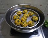 A picture of step 2 of Rice fenugreek muthiya curry.
