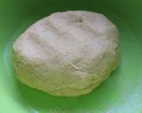A picture of step 1 of Potato Saag Roll.