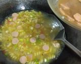 Foto langkah ke 7 dari resep Seblak yummy.