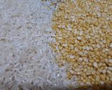 A picture of step 1 of Palak Khichdi.