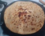 A picture of step 5 of Aloo kay parathay.