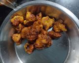 A picture of step 4 of Cauliflower Pakoda.