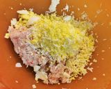 A picture of step 3 of Donosti-Style Pincho (Crab Stick and Shrimp Salad).