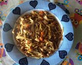 Foto del paso 7 de la receta: Espaguetis con salsa de soja, pollo, champiñones y zanahoria
