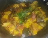 A picture of step 2 of Aloo bengan.