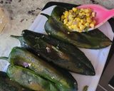 Foto del paso 5 de la receta: Chiles rellenos en crema de elote "fácil y delicioso"