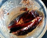 A picture of step 1 of Lonka Pora Rui(Fish Curry in Roasted Chilli Sauce).