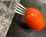 Foto del paso 2 de la receta: Bruschettas de tomate y albahaca 🍅🍃