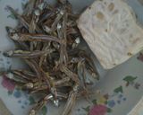 Foto langkah ke 1 dari resep Nasi kukus ikan asin Teri,tempe cemangi.