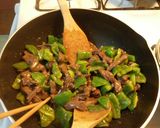 A picture of step 7 of The Most Popular Green Pepper Beef in China.