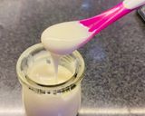 Hình bước làm 2 của món Sữa chua dẻo úp ngược