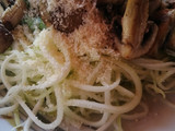 Tallarines de zapallo Italiano con "pesto" a mi pinta
