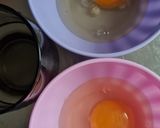 Foto del paso 1 de la receta: Huevos a la sartén con yema bien cocida 🍳 (no jugosa)