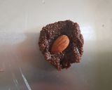 Foto langkah ke 4 dari resep Almond biscuit balls.