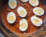 A picture of step 5 of Egg butter masala.