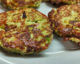 Foto del passaggio 3 della ricetta Medaglioni di broccolo Romano e farina di mandorle