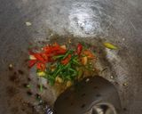 Foto langkah ke 3 dari resep Nasi Goreng Daun Jeruk.