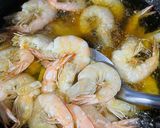 Foto langkah ke 2 dari resep Udang Masak Kecap Inggris.
