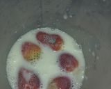 A picture of step 4 of Strawberry Mini Popsicles 😍.