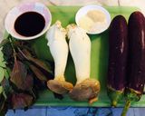 Hình bước làm 1 của món Nấm đùi gà kho cà tím