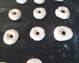 Foto del paso 2 de la receta: Rosquitas con harina con levadura