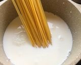 Foto langkah ke 1 dari resep Creamy spaghetti carbonara.