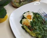 Spenót csőben sütve 3 az 1-ben -tojással és krumplival recept fázis 5 fotója
