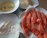 A picture of step 1 of Pan fried breaded salmon.