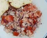 Foto del paso 6 de la receta: Ensalada de atún cebolla y tomate para el desayuno