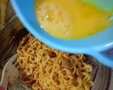 Foto langkah ke 3 dari resep Donat Indomie.