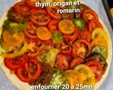 Une image de l'étape 4 de Tarte fine à la tomate et burrata.