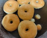 Foto langkah ke 5 dari resep Donat Maizena.