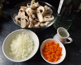 Foto del paso 2 de la receta: Muslitos de pollo con champiñones y vermú