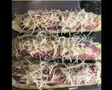 Une image de l'étape 3 de Courgettes farcies façon hot-dog aux saucisses de Toulouse et tomates au parmesan.