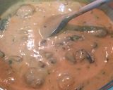 Tejfölös gombás húsgombóc recept fázis 4 fotója