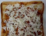 Foto langkah ke 4 dari resep Sandwich gulung abon simple.