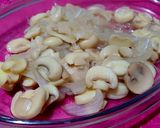 Foto del paso 3 de la receta: Empanadas de sardina con champiñones, cebolla caramelizada y huevo