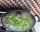 Foto langkah ke 2 dari resep Tumis Kangkung Sederhana.