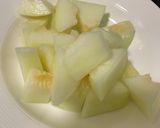 A picture of step 1 of Melon shake.