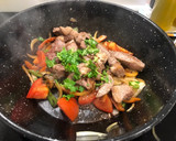 Foto del paso 3 de la receta: Lomo saltado con entrecot de ternera 🤪🌶🤤