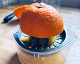 Foto del paso 3 de la receta: Bizcocho de naranja 🍊!