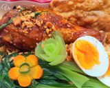 Hình bước làm 5 của món Mì gà hoành thánh trộn phomai