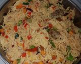 A picture of step 5 of Meat ball vegetable stir fry pasta.