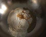 A picture of step 4 of Pyaaz Kachori.