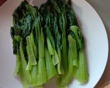 Foto langkah ke 1 dari resep Pokcoy Garlic Sauce.