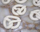 Foto del paso 3 de la receta: Pretzels, receta alemana