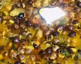 A picture of step 3 of Tempting black peas with gravy.