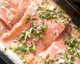 Foto del paso 1 de la receta: Salmón al limón 🍋 con una salsa de perejil