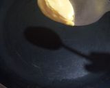 A picture of step 3 of Pizza omelette.